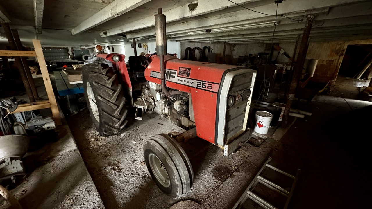 003 - Tracteur Massey Ferguson 255
